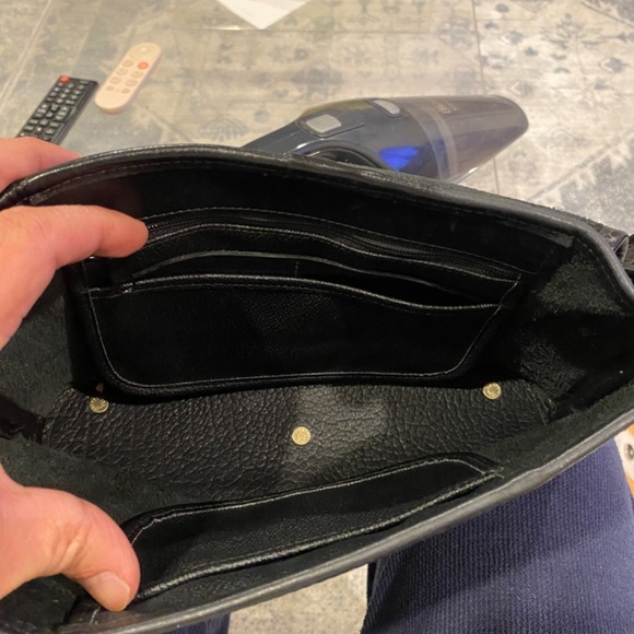 **SOLD**Vintage Dooney & Bourke All-Weather Leather Essex Shoulder Bag black - Picture 6 of 6